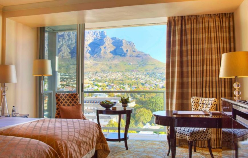 Luxury Twin Room with Mountain View – Tower Wing
