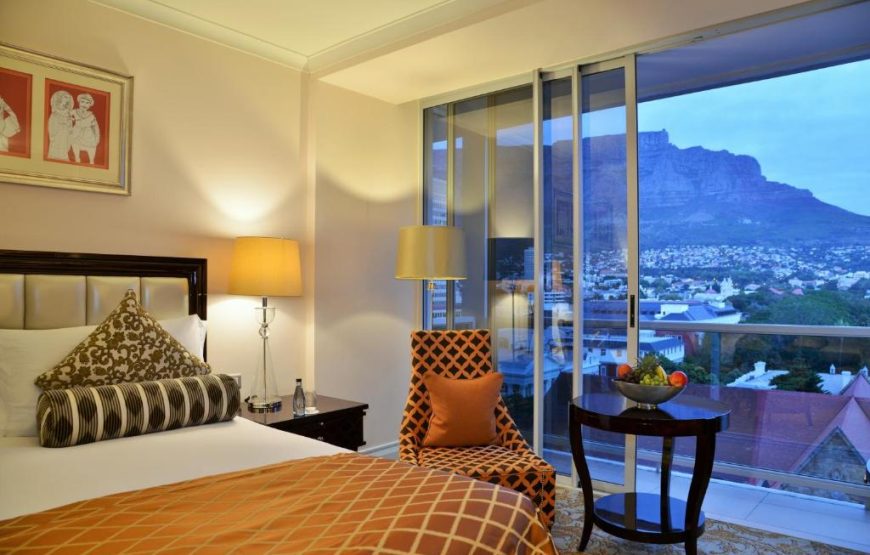 Luxury King Room with Mountain View – Tower Wing