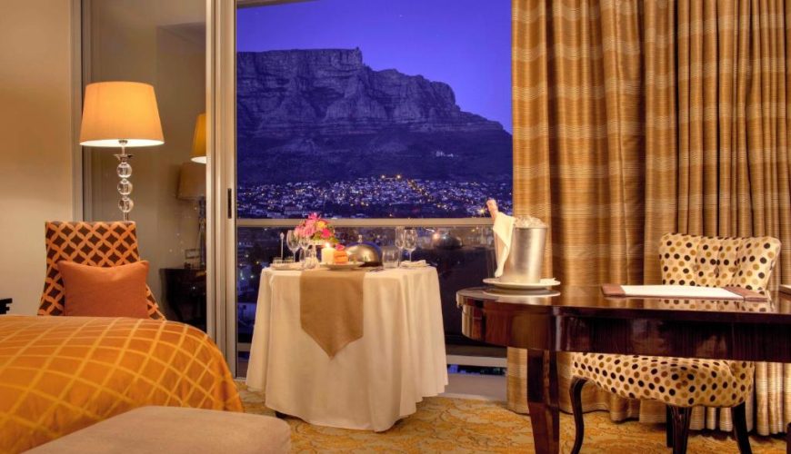 Luxury King Room with Mountain View – Tower Wing