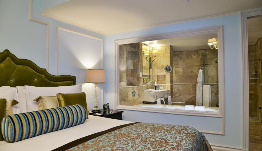 Luxury King Room with City View – Heritage Wing