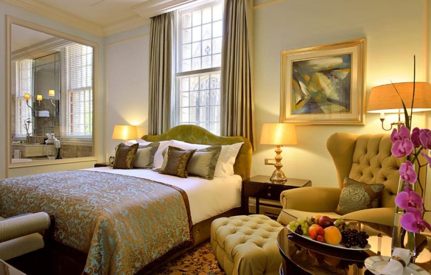 One-Bedroom Suite with Executive Lounge Access – Heritage Wing
