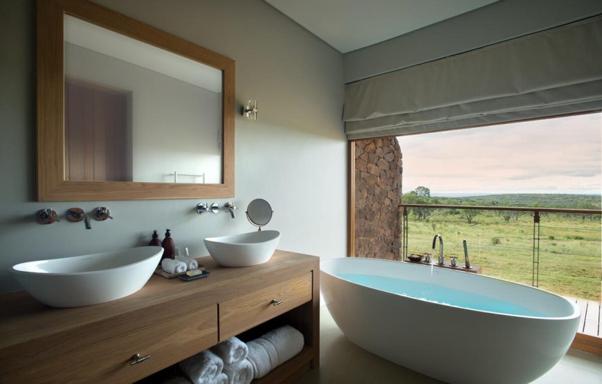 Mhondoro Safari Lodge & Villa