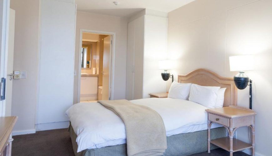 LAGOON-FACING APARTMENT